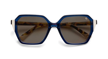 Das Bild zeigt die Sonnenbrille NAVAS von der Marke Etnia Barcelona in blau/havanna.